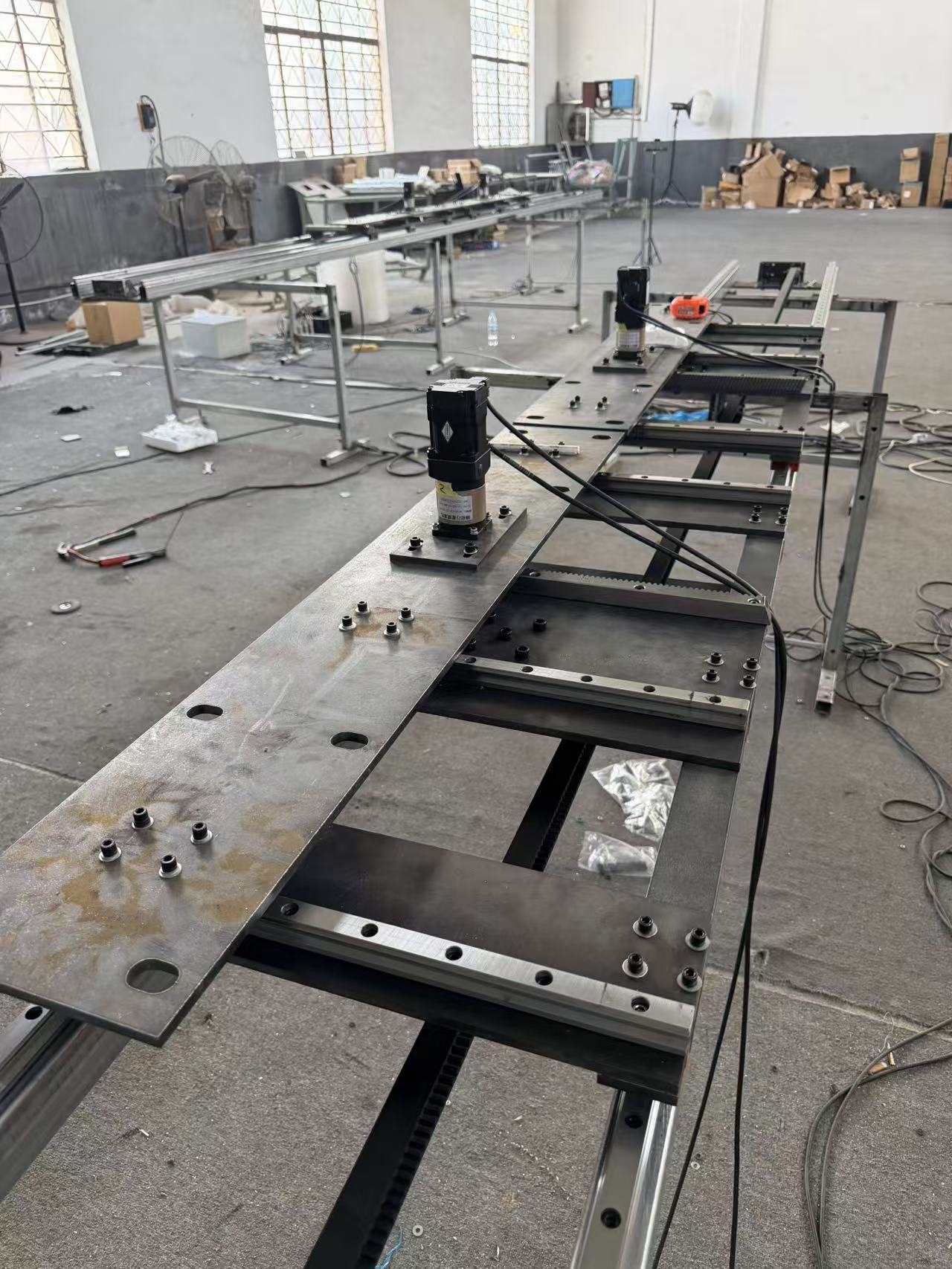 Shandong Nanfeng IoT Technology Unveils Innovative Cross‑Staggered Moving LED Mechanical Structure