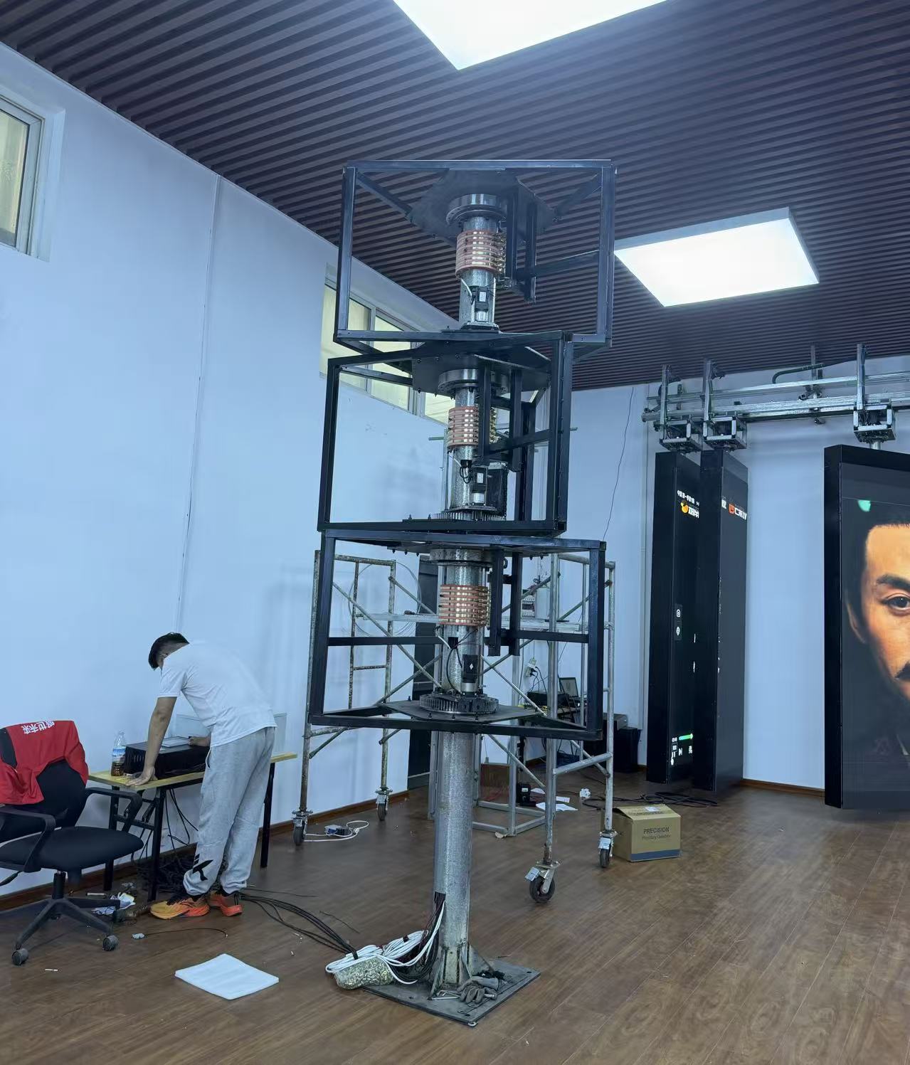 Triangular Rotating Screens Emerge as New Visual Marketing Tool for High-End Commercial Spaces